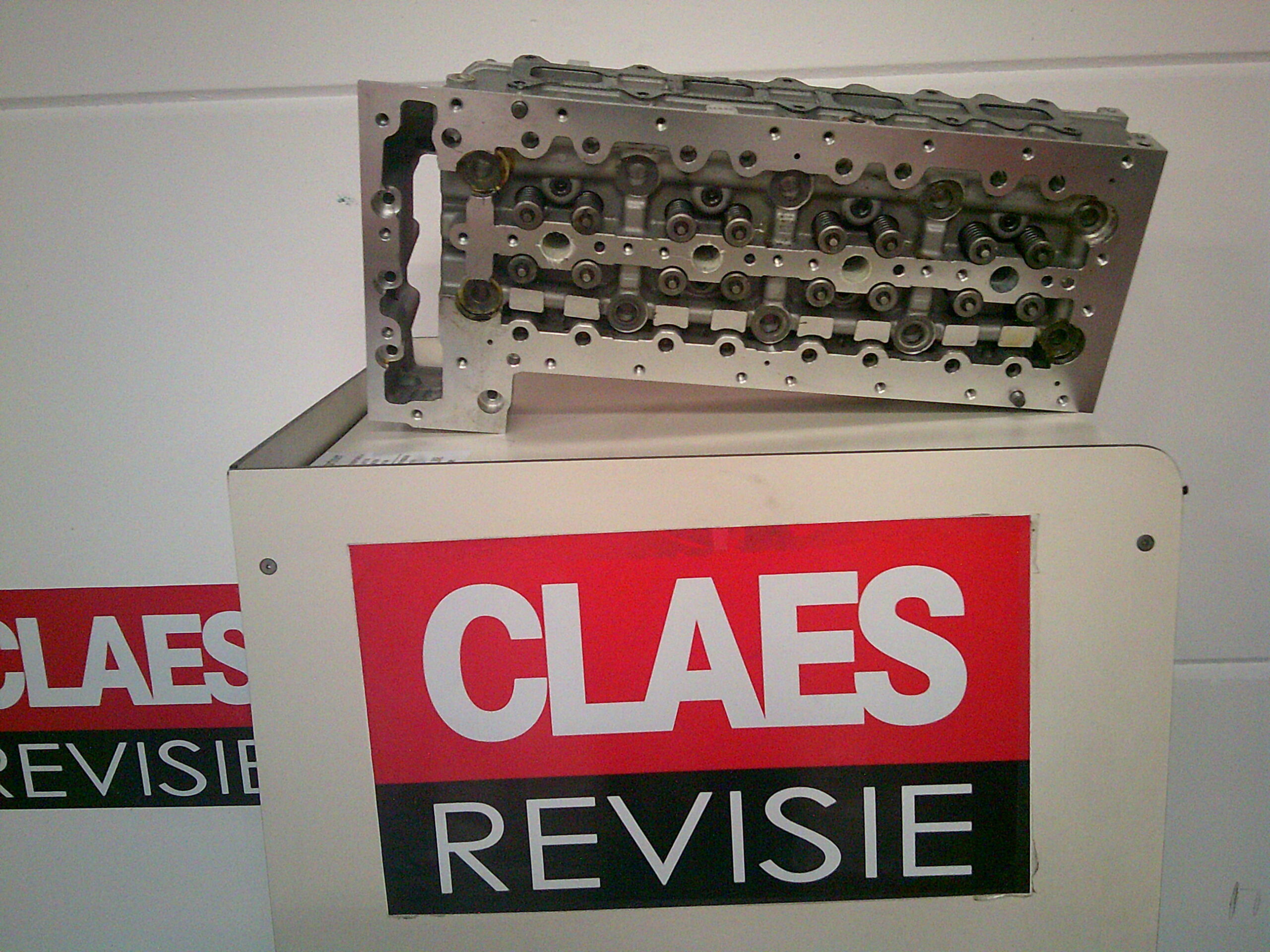 Nieuwe cilinderkop IVECO 504127096 / 504213159 - FIAT 71771719 -Citroën/Peugeot 0200 HG. Met kleppen en veren. Voor Jumper, Ducato of Daily.